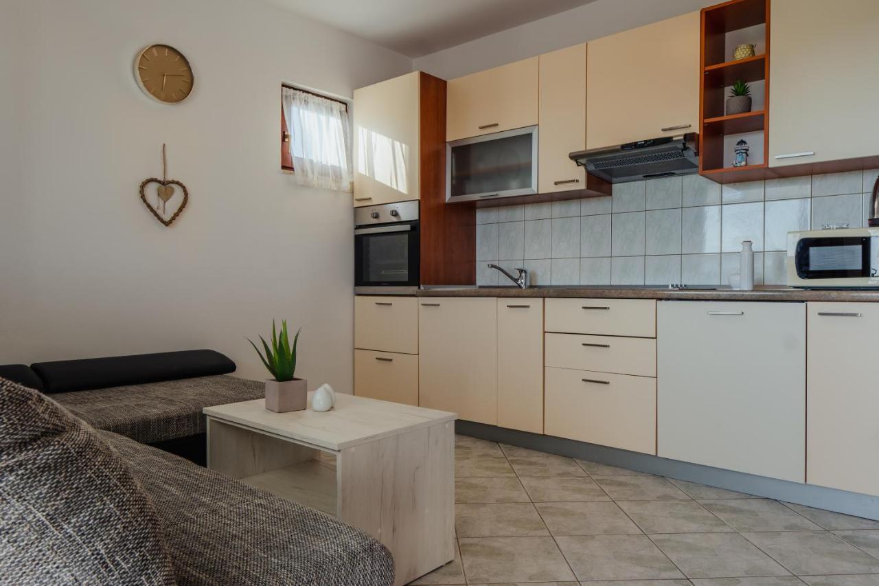 Apartmani Jaman วรซี ภายนอก รูปภาพ