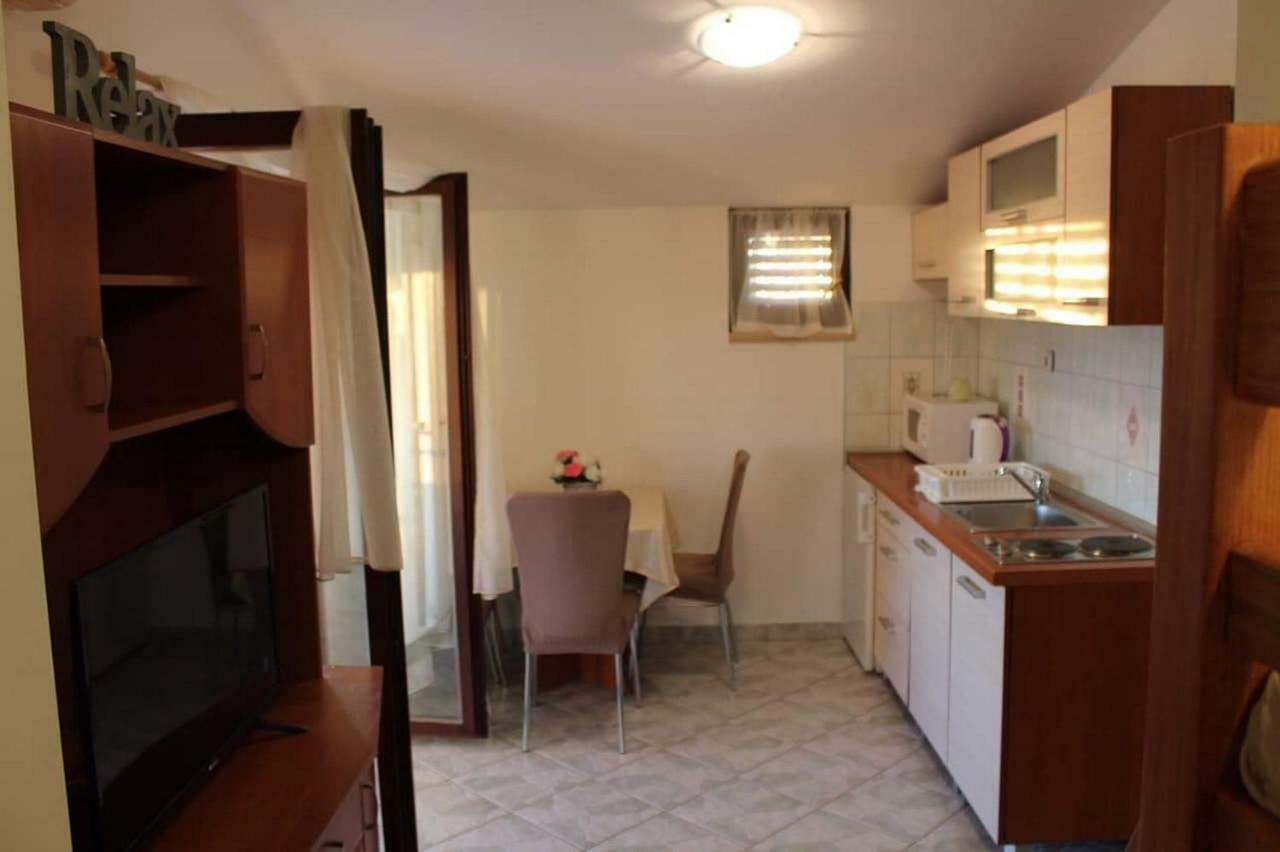 Apartmani Jaman วรซี ภายนอก รูปภาพ