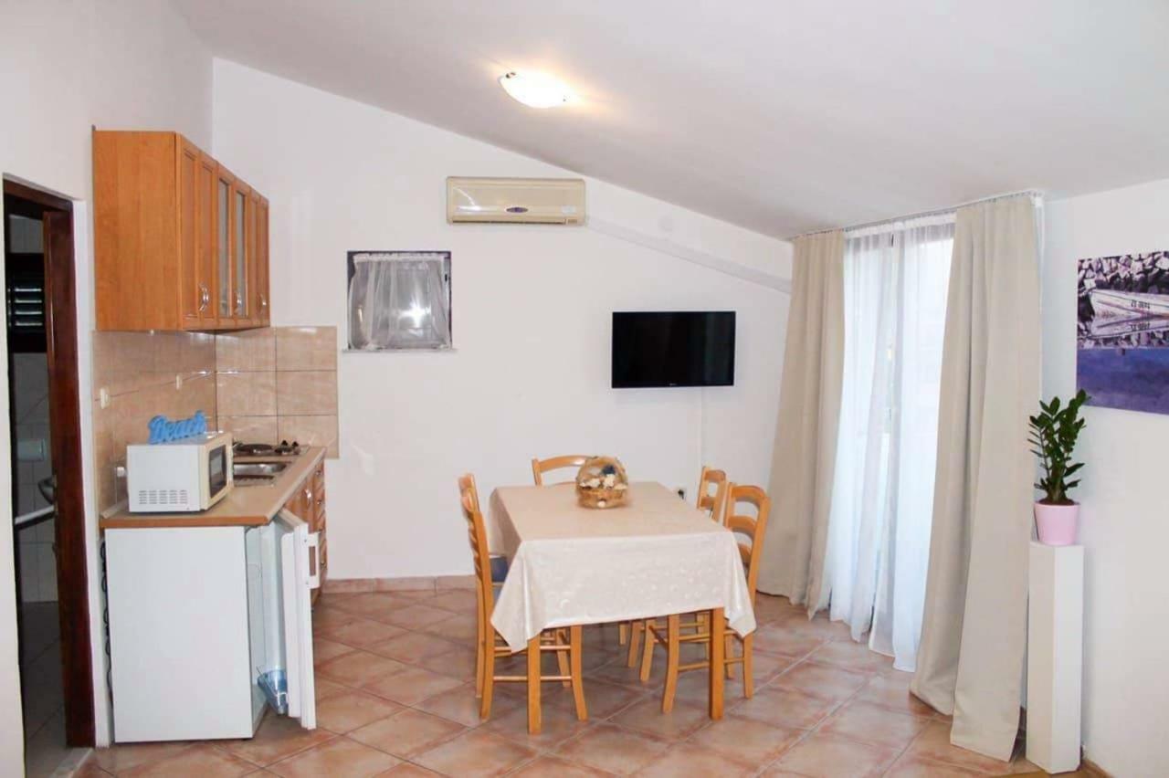 Apartmani Jaman วรซี ภายนอก รูปภาพ
